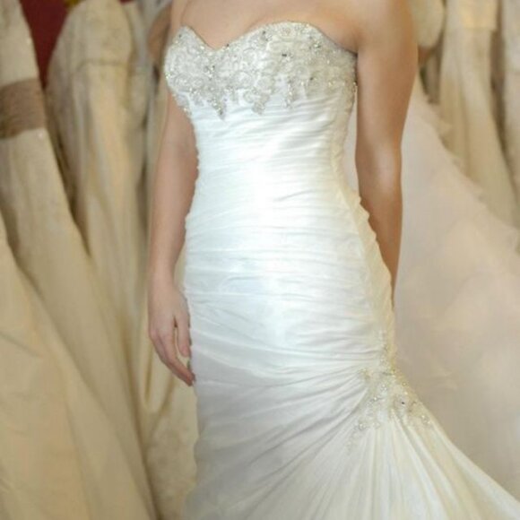 MAGGIE SOTTERO wedding dress size 6 (BNWT) - Picture 5 of 7